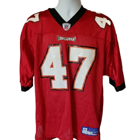 john lynch buccaneers jersey